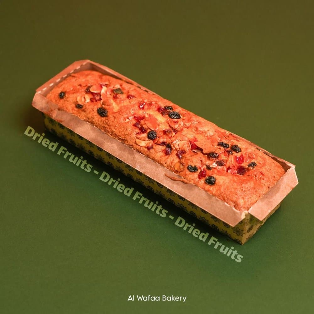 Vanilla English Cake with Dried Fruits